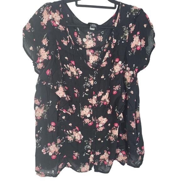 Torrid Blouse 2X Womens Plus Size Black Floral Cap Sleeve Button Front V Neck - Picture 1 of 9